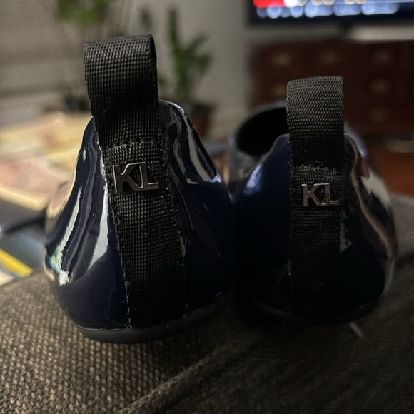 Karl Lagerfeld Paris Vada Dk Blue Patent Ballet Flats - Picture 7 of 10